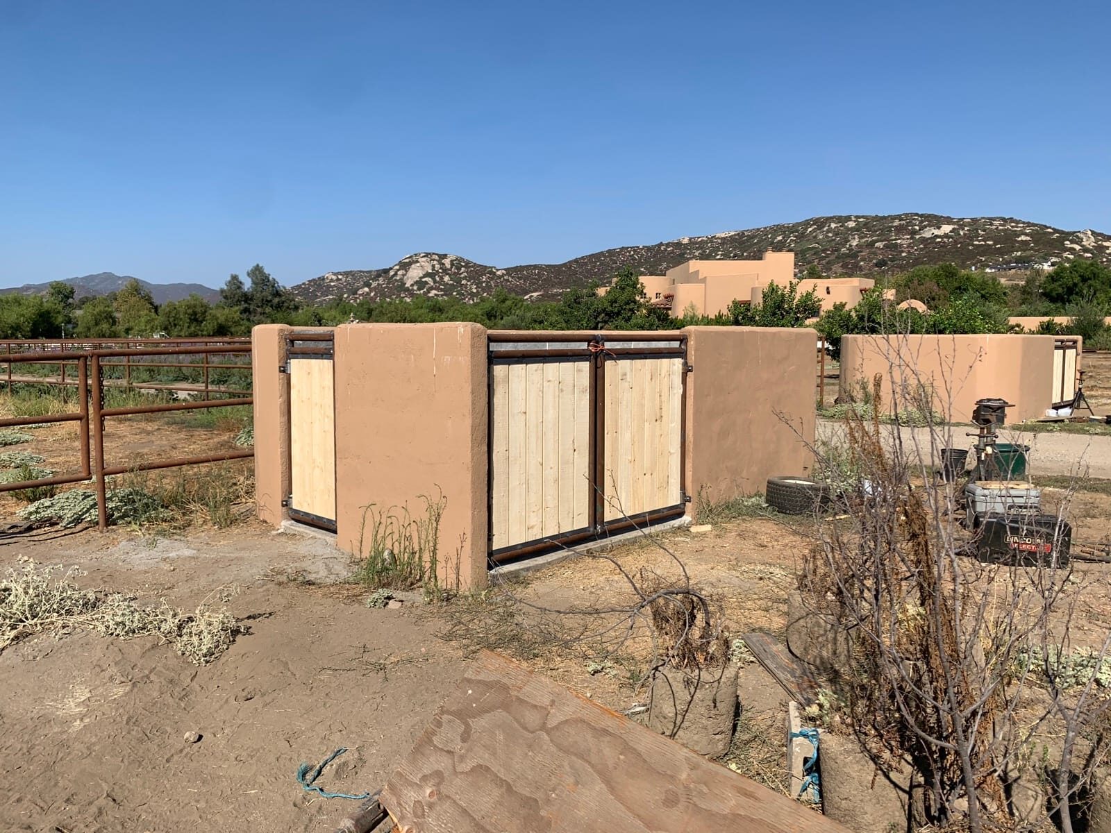 Custom welded ranch entry and access gate